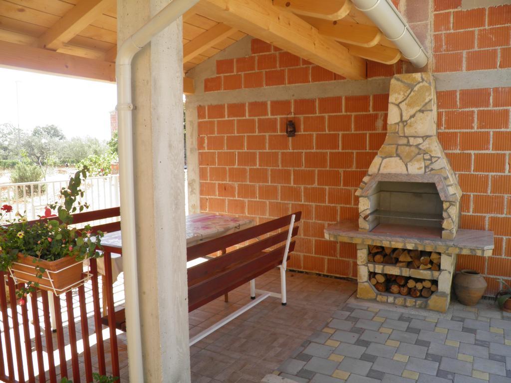 Apartments Nela Pula Exterior photo