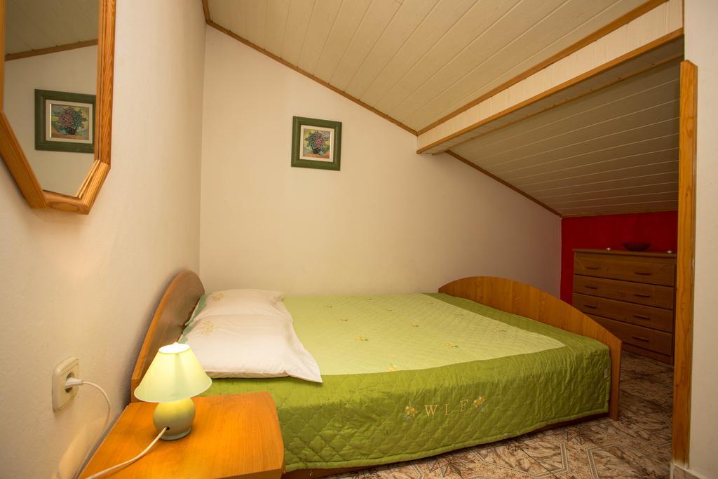 Apartments Nela Pula Exterior photo
