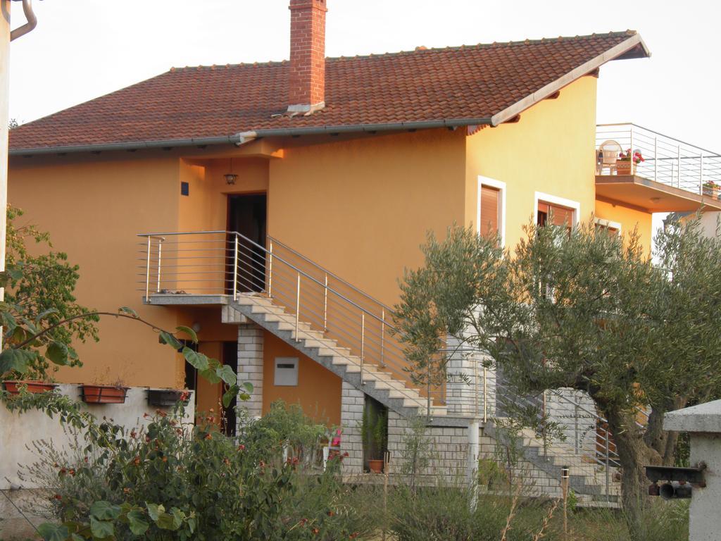 Apartments Nela Pula Exterior photo